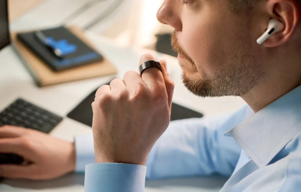 Wizpr Smart Ring 2.jpg Wizpr Smart Ring 2.jpg